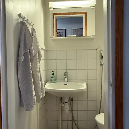 Apartman 6 Real Beds, Ac, Walk To Willa, *