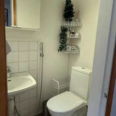 Apartman 6 Real Beds, Ac, Walk To Willa,