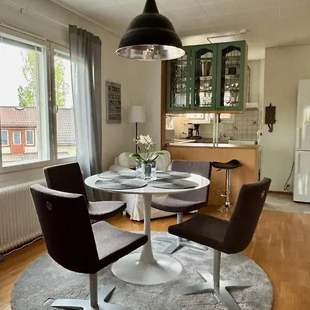 6 Real Beds, Ac, Walk To Willa, Hyvinkää