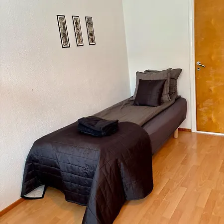 6 Real Beds, Ac, Walk To Willa, Apartman