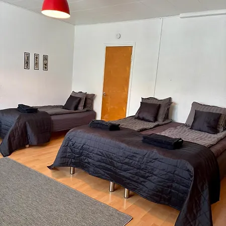 Apartman 6 Real Beds, Ac, Walk To Willa, *
