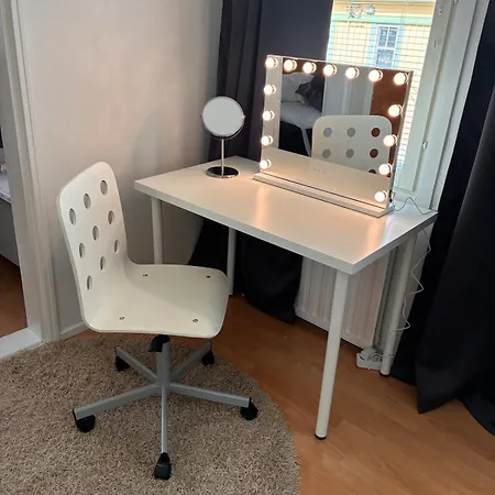 6 Real Beds, Ac, Walk To Willa, דירה *